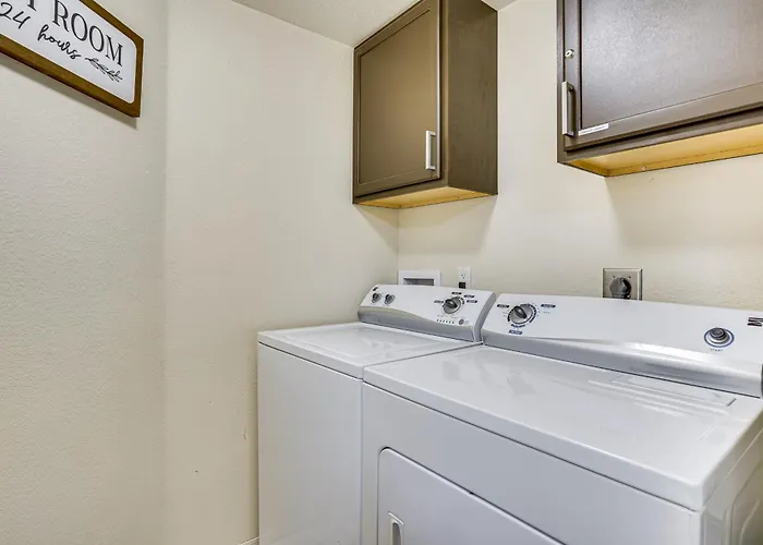 Family-friendly W/ Pool Access In Phoenix! * Phoenix