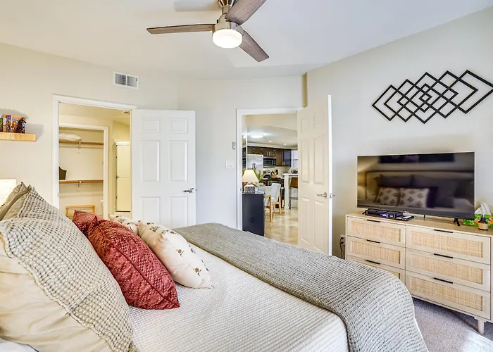 Family-friendly W/ Pool Access In Phoenix! Phoenix