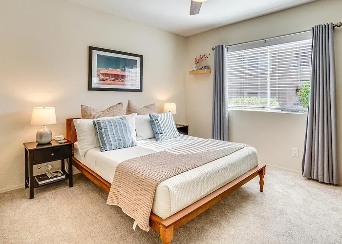 Family-friendly W/ Pool Access In Phoenix! Holiday home