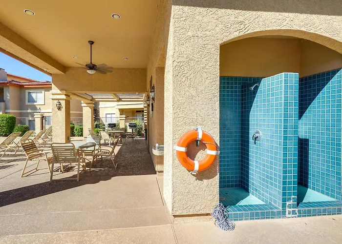 Family-friendly W/ Pool Access In Phoenix! Holiday home