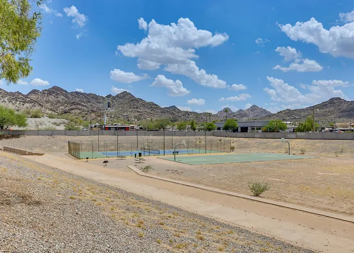 Family-friendly W/ Pool Access In Phoenix! Holiday home Phoenix